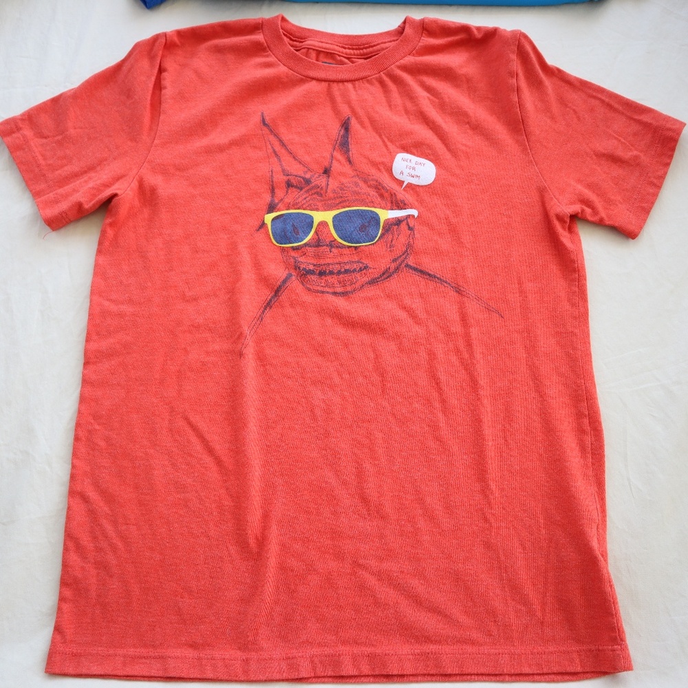 ⭐ 5 for $25 Shark Sunglasses Graphic Tee L (10)